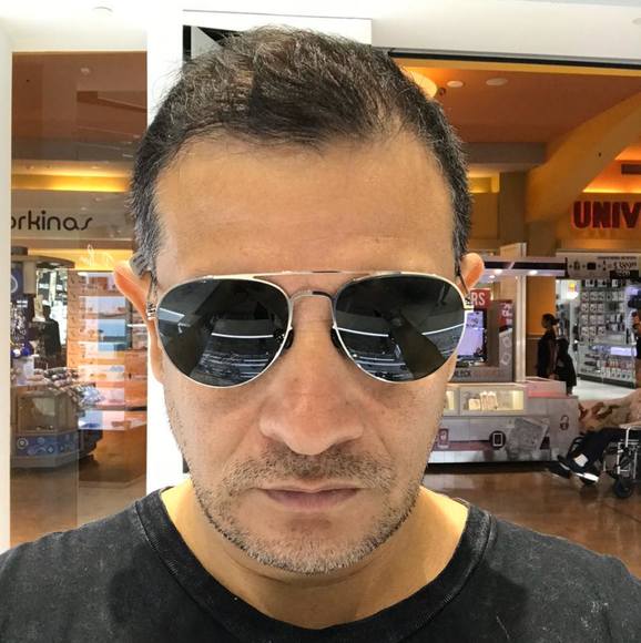 Profile Picture of Dante Del castillo (@danter) on Poshmark