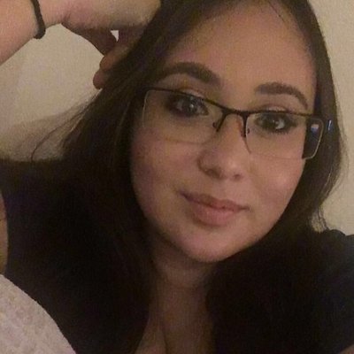 Profile Picture of Laura Medina (@laura_love94) on Twitter