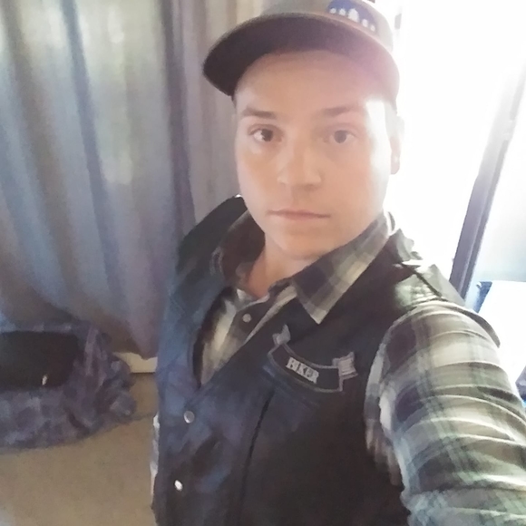 Profile Picture of Peter Rempel (@peterrempel101) on Poshmark