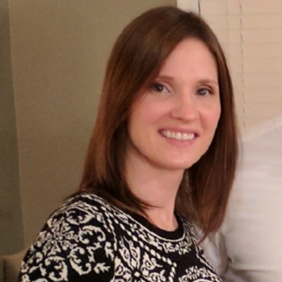 Profile Picture of Lori Ramey (@laramey11) on Poshmark