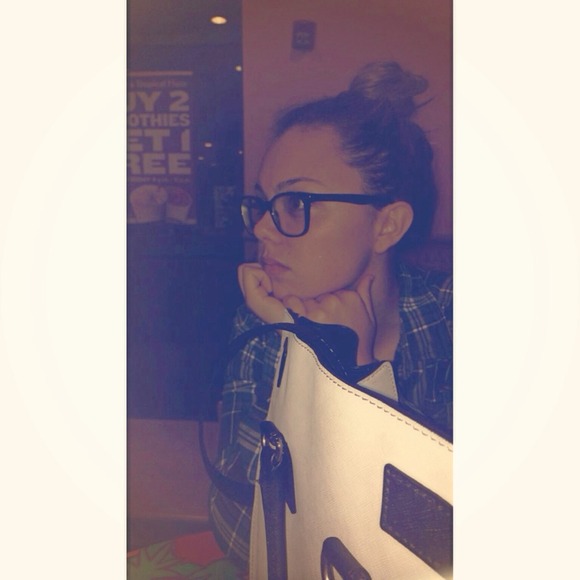 Profile Picture of Skylar Cataneo (@skylarcataneo) on Poshmark