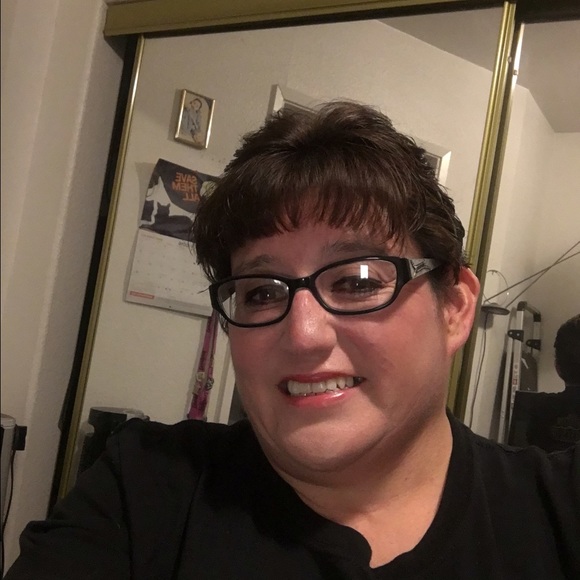 Profile Picture of Angie Sanchez (@lilcrckt) on Poshmark