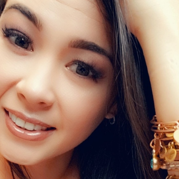 Profile Picture of Melissa Matton (@matton89) on Poshmark