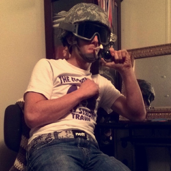 Profile Picture of Josh Saunders (@jsaunders_6) on Poshmark