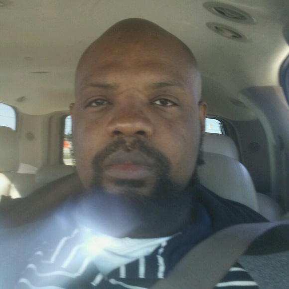 Profile Picture of Mario Hayes (@hayesmario36) on Poshmark