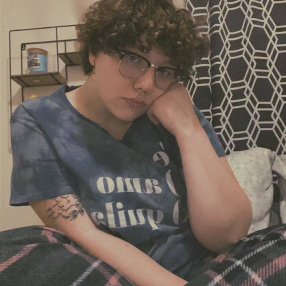 Profile Picture of Alexis Hamshar (@alexishamshar) on Poshmark