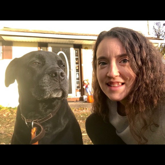 Profile Picture of Jennie Kotulski (@jennieee_nicole) on Poshmark