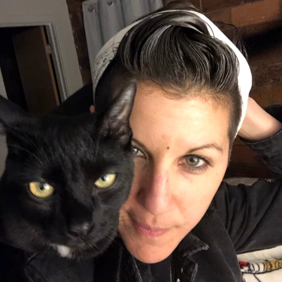Profile Picture of Syndy Kevitz (@khajiitnoir) on Poshmark