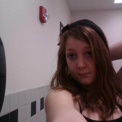 Profile Picture of Crystal Cheney (@crystalredalice) on Twitter