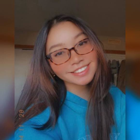Profile Picture of Julie Quach (@mdie390) on Poshmark