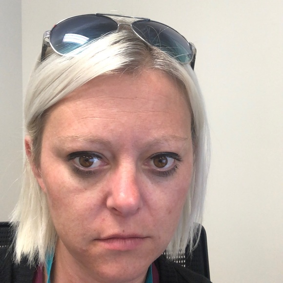 Profile Picture of Angel Dembowski (@angel8637) on Poshmark