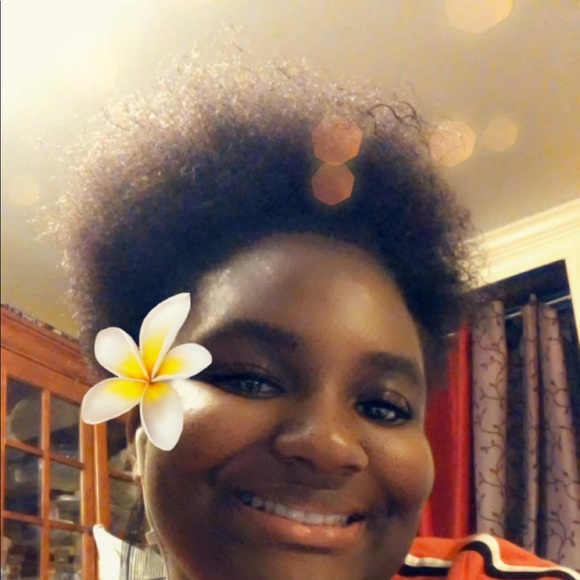 Profile Picture of Laurann Byrde (@ann617) on Poshmark