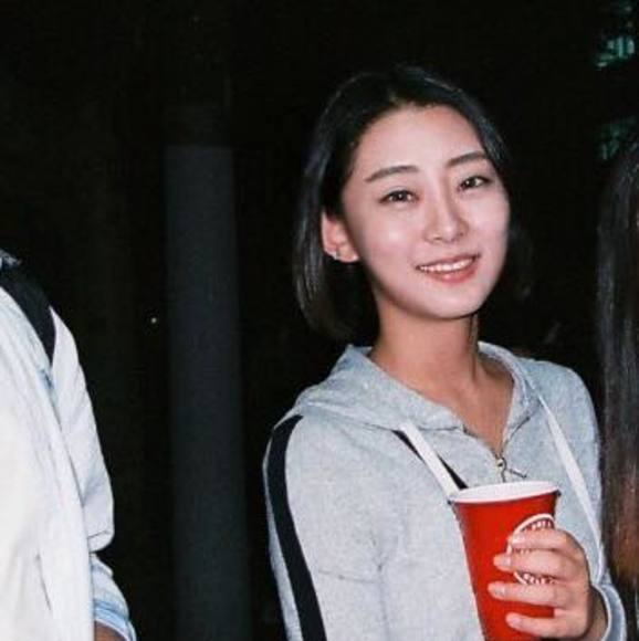 Profile Picture of Jiajun Wung (@rachaelwung) on Poshmark