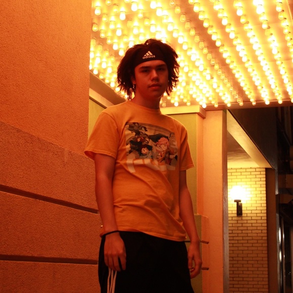 Profile Picture of Andrew Pettit (@swainkk) on Poshmark