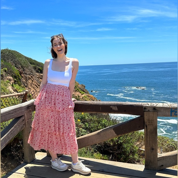 Profile Picture of Caitlin Plummer (@cpdeals5) on Poshmark