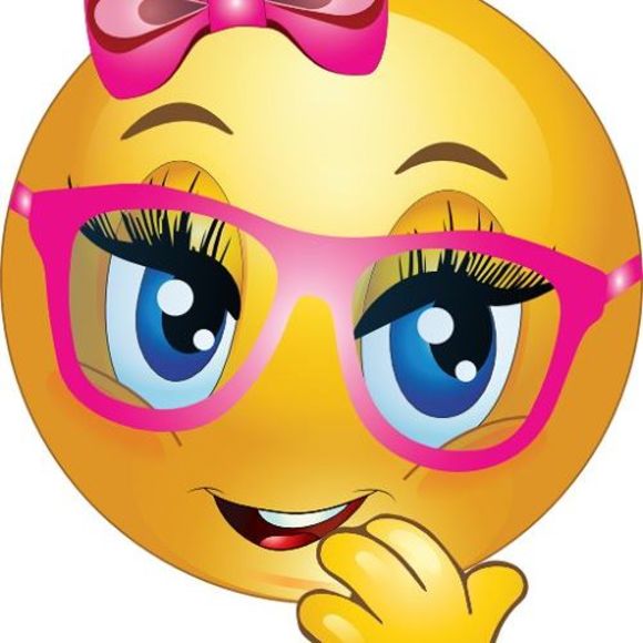 Profile Picture of Yvette Linney (@yvettelinney) on Poshmark