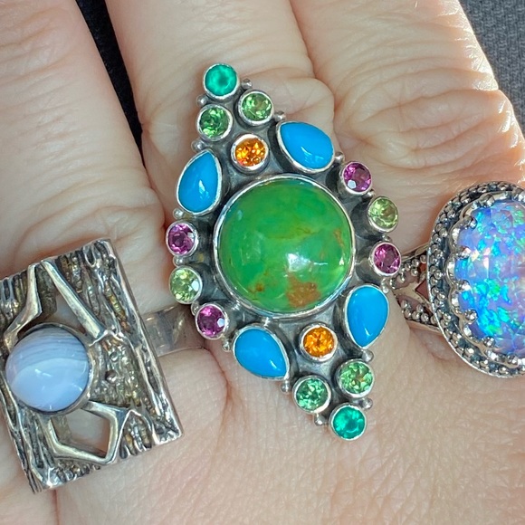 Profile Picture of Gina Hecksher (@ginabeana22) on Poshmark