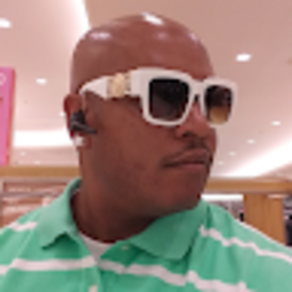 Profile Picture of Corey Cutright (@coreycutright89) on Poshmark