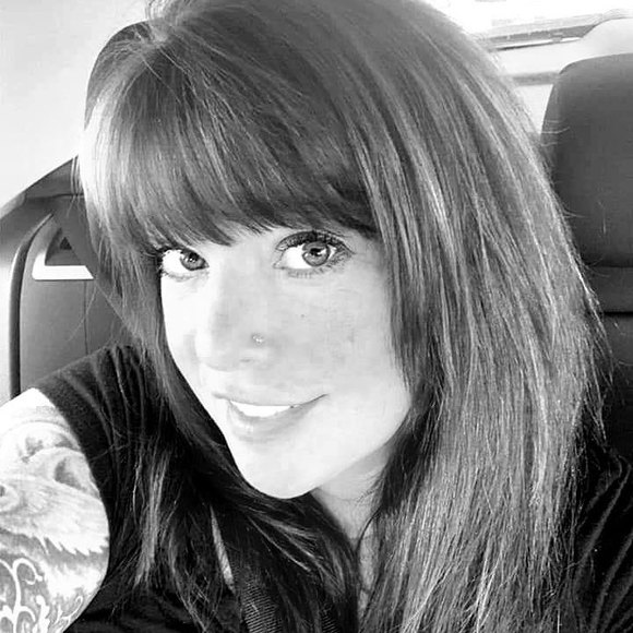 Profile Picture of Tami Uppendahl (@rockmom7171) on Poshmark