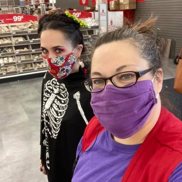 Profile Picture of Emily Albanese (@emily_albanese) on Poshmark