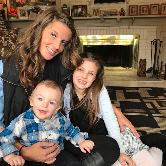 Profile Picture of Courtney Stenberg (@courtstenberg) on Poshmark