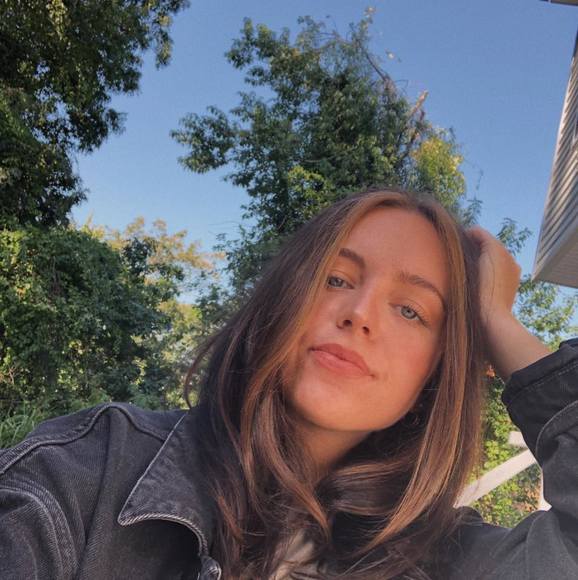 Profile Picture of Laurel Linekin (@laurelfaith11) on Poshmark