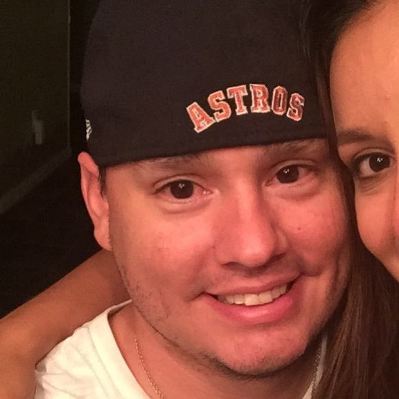 Profile Picture of Erick Canas (@erickcanas) on Poshmark