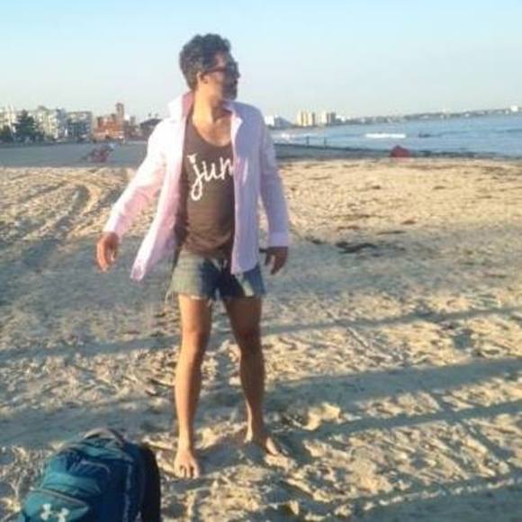 Profile Picture of Justin Francos (@thisjust) on Poshmark