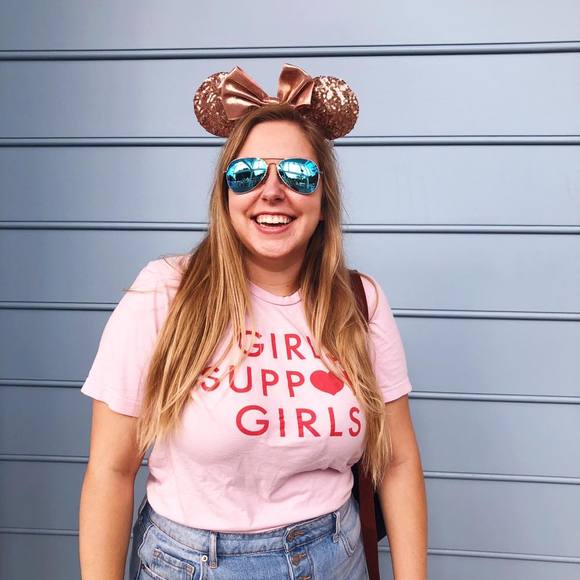 Profile Picture of Khloe Ziff (@khloe_ziff) on Poshmark