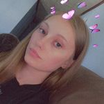 Profile Picture of natalie betts (@natmarbet) on Instagram