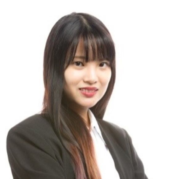Profile Picture of Xia Wen (@xia_wen) on Poshmark