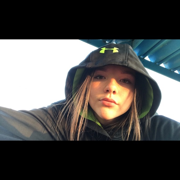 Profile Picture of Madison Tompkins (@maddy22716) on Poshmark