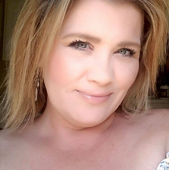 Profile Picture of Heather Hyllested (@irish53665) on Poshmark