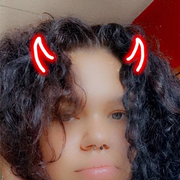 Profile Picture of Isabelle Rivera (@isabellerive695) on Poshmark