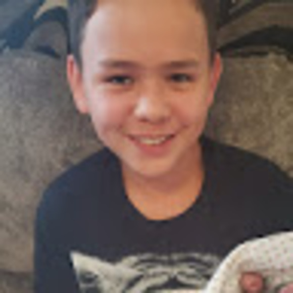 Profile Picture of Jayson Alvarez (@jaysonalvarez) on Poshmark