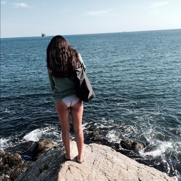 Profile Picture of Shannon Farrell (@shannon_1234567) on Poshmark