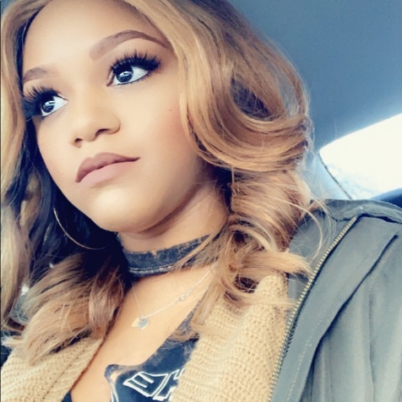 Profile Picture of Jayce Hooks (@jaycehooks) on Poshmark