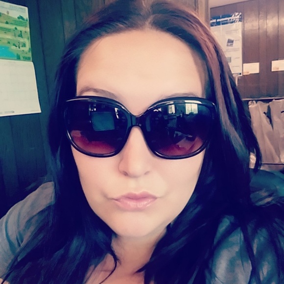 Profile Picture of Tasha Craig (@tcraig87) on Poshmark