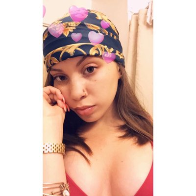 Profile Picture of DEE (@DeannaNunez_) on Twitter