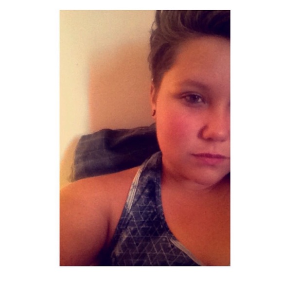 Profile Picture of Danielle Kubbe (@daniellekubbe) on Poshmark