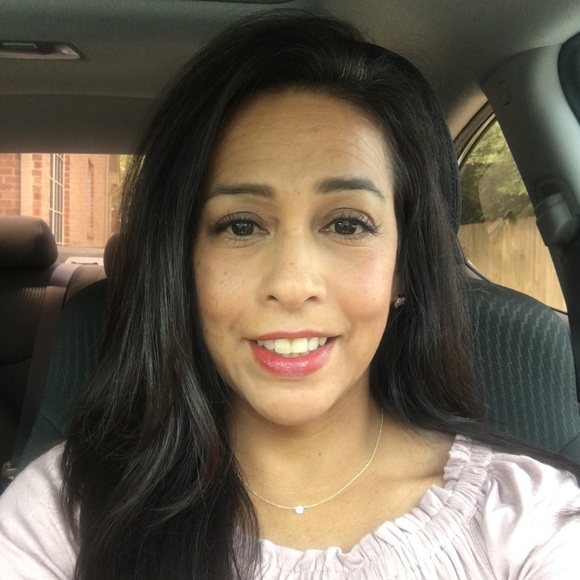 Profile Picture of Gina Riepl (@griepel) on Poshmark