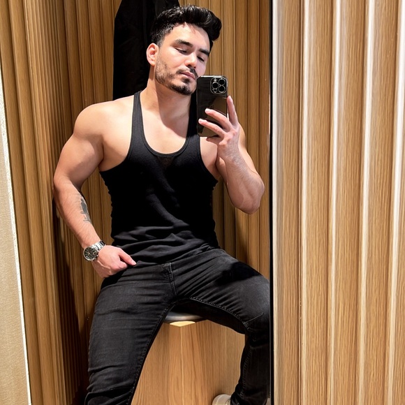 Profile Picture of Kazim Khan (@kazimpaiwand) on Poshmark