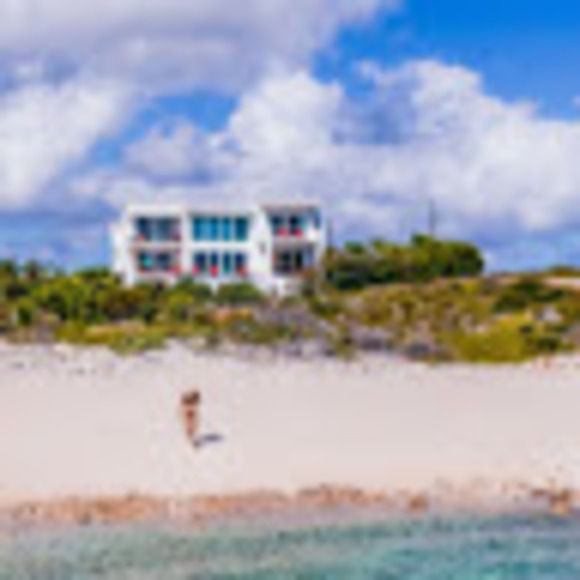 Profile Picture of Robin Globus (@rglobus4) on Poshmark