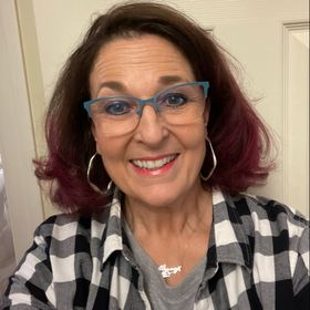 Profile Picture of Rachel Walters Lewis (@rachelsbows) on Pinterest