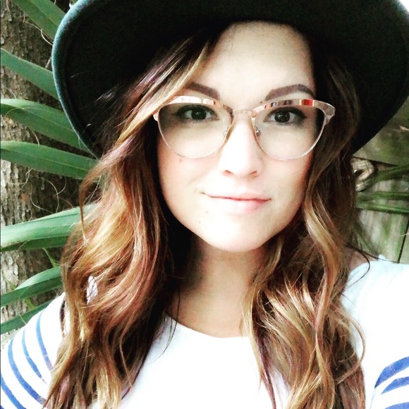 Profile Picture of Katie Bandy (@kbandy) on Poshmark