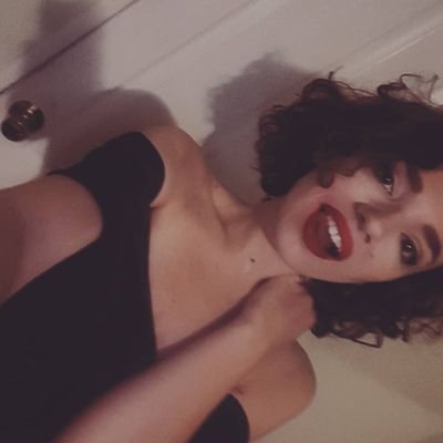 Bex | Labour 🌹🌹 - Twitter Profile Picture of Bex | Labour 🌹🌹 (@theatrical_mess) on Twitter