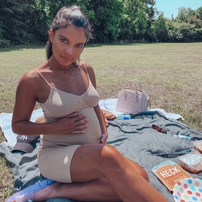 Profile Picture of Charlotte Lescott (@CharlLescott) on Twitter