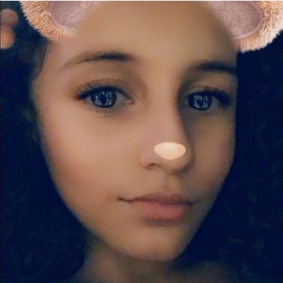 Profile Picture of Tiara Dennis (@tiaradennis589) on Poshmark