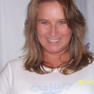 Profile Picture of Laurie Wolf (@@PokerChick11) on Twitter