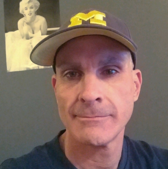 Profile Picture of John Labute (@uofmfan9) on Poshmark
